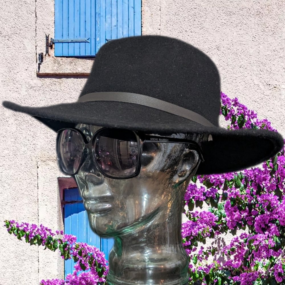 Universal Thread Black Hat